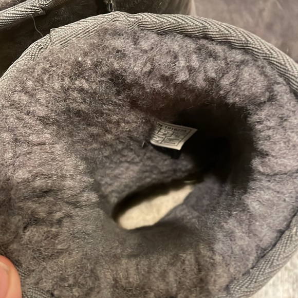 UGG Classic Short II Boots - Picture 4 of 7